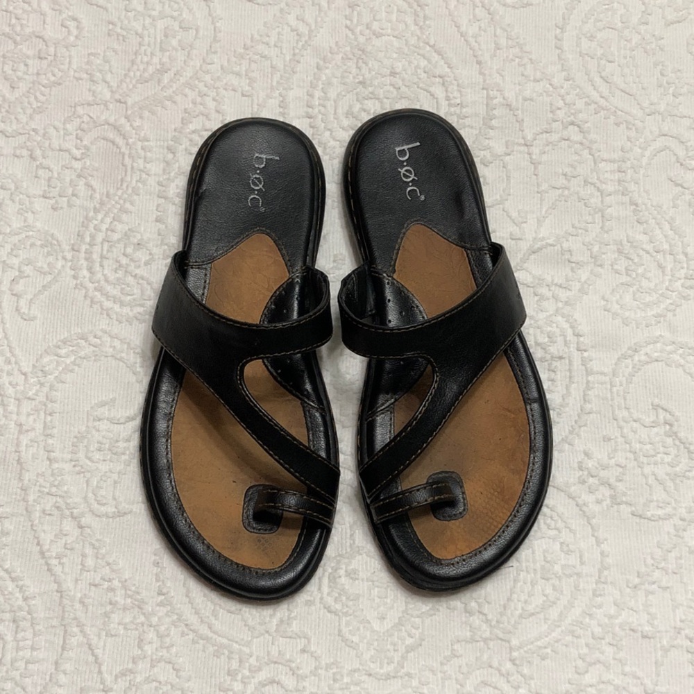 b.o.c. Size 7 Black Toe-Loop Slide Sandals